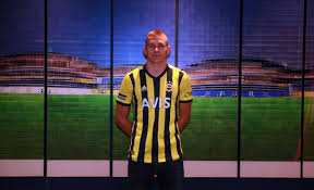 Attila szalai son dönemde özellikle fatih terim'in de gündeminde olduğu açıklanan genç attila szalai 1998 yılının ocak ayında macaristan'ın başkent'i budapeşte'de dünyaya gelmiştir. Sporcope On Twitter Attila Szalai