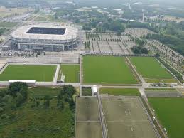 Concessions are basic but good, the usual beer and soda and brats and fish sandwiches, and were not overly expensive. Borussia Monchengladbach Eurosportsturf