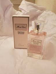 Miss Dior Brume Soyeuse Pour Le Corps Silky Body Mist Fonfon Miss Dior In 2020 Beauty Perfume Miss Dior Perfume