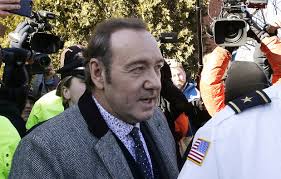 At least 20 young men involved at the old vic, the london theater at which spacey was the artistic director, reported allegations of sexual misconduct against spacey in 2017. Kevin Spacey Pleads Not Guilty To Groping Young Man At Bar The Mainichi