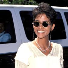 Her trainer of over six years, nat bardonnet, talks to healthista about her celebrity workouts. Great Outfits In Fashion History Halle Berry In Cuffed Denim Shorts In 1994 Fashionista