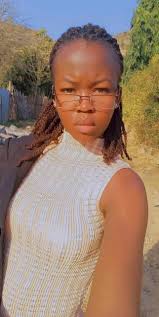 Hello bee colony fam can we please subscribe to Ella YouTube let's push our  member. Check the link below at the comment box fam ❤️