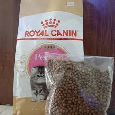 Hal yang istimewa dari makanan ini makanan ini juga cocok untuk kitten karena teksturnya yang tidak terlalu keras dan ukurannya yang kecil. Royal Canin Kitten Persian Makanan Kucing Anakan Kemasan Ulang 450 Gram Produk High Quality Shopee Indonesia