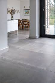 15 Bathrooms With Amazing Tile Flooring Homes Tre Floor Tile Design House Flooring Modern Flooring
