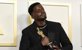 אוסקר 2021 ארץ נוודים טנט יהודה איש קריות והמשיח השחור מאנק משפט השבעה משיקגו נשמה פוסטרים כנים צלילי המטאל צעירה מבטיחה קדימה Jixbh0z89d Tgm