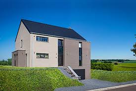 En effet, le dénivelé présente de nombreuses contraintes d'aménagements et l'intervention de professionnels qualifiés est indispensable. Construire Sur Un Terrain En Pente T Palm