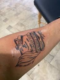 While sitting at her table, i asked my husband if he had anything smaller than a $20 bill and he said he did not, i said, it's. Calavera S Tattoo 97 Photos 35 Reviews Tattoo 628 S Saint Marys St San Antonio Tx United States Phone Number Yelp