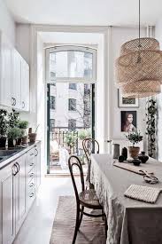 Whether you live in new york or nebraska, here are just a few tips for adopting basic french design principles that will help you recreate the classic parisian apartment. 20 Ways To Decorate Parisian Style Rhythm Of The Home