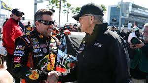 Driver buddy baker and mechanic waddell wilson. Tony Stewart Joe Gibbs Enter Nascar Hall Of Fame Bonded By Legacies