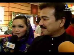 Datuk siti nurhaliza ada repost sekeping foto dimana gambar tersebut merupakan screenshot yang datuk siti akan bercerai dengan suaminya. Dato Siti Nurhaliza Datuk K Melodi Isu Datuk K Kawin Lagi Youtube