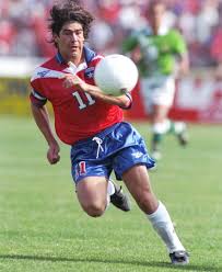 46 years (24 december 1974). 90s Football On Twitter Marcelo Salas In Action For Chile