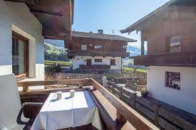 Step in and feel at home. Haus Klara Bischofer Alpbach Haus Andreas Haus Klara Haus Rossstall