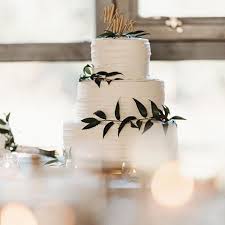 A Pretty Little Cake Shot To Start The Day Sealedwithachris Moreanartscenter Stpetewedd Bohemian Wedding Details Forever Wedding My Wedding