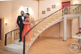 Layanan ini diiklankan melalui media sosi The Most Awesome Backdrops For Pre Wedding Photography By Picture Destination