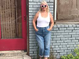 @khloekardashian that skate outfit and those green nails have you looking like cat woman!! We Review Khloe Kardashian S Extended Size Good American Jeans