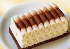 Contessa Este Era Mi Helado Favorito Con Esas Capas Finas De Chocolate Nam Postre Torta Helada Videos De Comida Postres