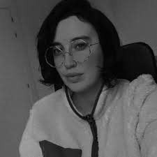 Lectura imprescindible para el #8M, esta traducción del 1r cap. del libro  Unpacking Queer Politics, de Sheila Jeffreys. –¿Por qué falló la liberación  gay? –Feminismo lésbico –Lesbianismo como elección y resistencia  –Separatismo –