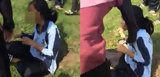 Kes buli ini berlaku di sebuah asrama sekolah menengah agama di negeri sembilan. Kes Buli 10 Lawan 1 Sempat Wefie Selepas Belasah Rakan Fokus Cari Infonet