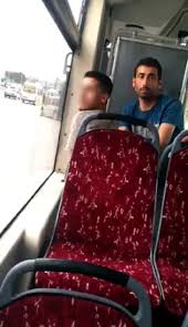 Otobüste kadını taciz eden şüpheliyi yolcular yakaladı