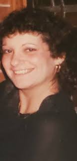 Good evening my beautiful Boomers. First picture at 28 years old. Second at  68 years young 💃💃💃