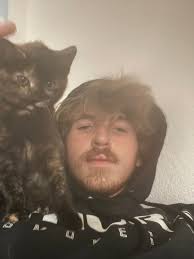 Does anyone know of a cat foster organization that can temporarily foster a  cat whose owner has become homeless? I've taken care of her dog through  ElderDog Canada but they don't deal