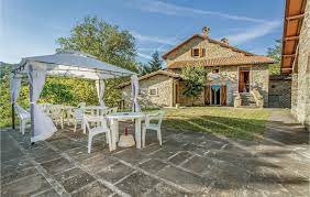 Situated in palazzuolo sul senio, this villa is 5.6 mi (9 km) from cascata dell'abbraccio and within 20 mi (32 km) of mugello circuit and rio dei briganti falls. Ferienhaus 12 Personen Loc Fantino Di Piedimonte Palazzuolo Sul Senio 50035 Palazzuolo S Senio Fi 140 Itf028 Feline Holidays