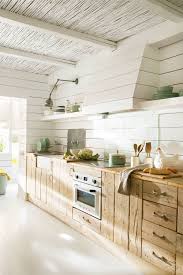 A los armarios de cocina también se los conoce como muebles de cocinas o alacenas y los nuevos elementos incorporados a las cocinas como los los frentes de los armarios o muebles de cocina, aportan con su color y diseño la cuota de elegancia y de decoración del ambiente que es uno de los. Cuanto Cuesta Reformar La Cocina 3 Presupuestos