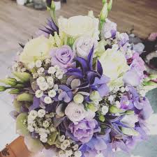 Hochzeiten Und Events Blumen Blog Fraulein Wunderblume Blumenstrauss Hochzeit Kirchenschmuck Hochzeit Lila Hochzeit