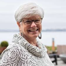 Stacey Ogle's Instagram, Twitter & Facebook