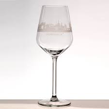 Avec leur carte à code barre, les clients dégustent le cru de leur choix. Lot De 2 Verres A Vin Bordeaux Skyline Bordeaux Shop