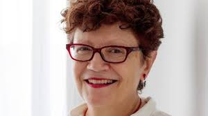 La traductora de Natalia Ginzburg y la versión al español de la saga  alemana 'Los Effinger', Premios Nacionales deTraducción