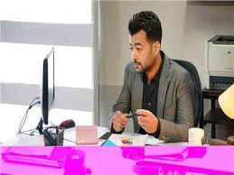 وأكد المطرب هيثم شاكر، أنه ليس من الصعب الاستمرار في التمثيل، مشيرًا إلى أن مسلسله حب عمري الذي تم عرضه في رمضان الماضي كان تريند يومي، كما أنه تم بيعه في 27 محطة فضائية. Ù‡ÙŠØ«Ù… Ø´Ø§ÙƒØ± ÙŠÙ†ØªÙ‡ÙŠ Ù…Ù† Ù†ØµÙ Ù…Ø´Ø§Ù‡Ø¯ Ø­Ø¨ Ø¹Ù…Ø±ÙŠ Ø¨ÙˆØ§Ø¨Ø© Ø£Ø®Ø¨Ø§Ø± Ø§Ù„ÙŠÙˆÙ… Ø§Ù„Ø¥Ù„ÙƒØªØ±ÙˆÙ†ÙŠØ©