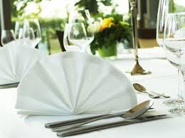 Vor den teller kommt auch noch die tortengabel. Gastro Serviette Weiss Mit Atlaskante 50x50 Gastro Tischdecken Online