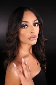 Would anyone be willing to be my model for my test for school I would have  to a manicure and makeup it's