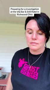 Chasity Metz's Instagram, Twitter & Facebook