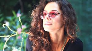 Maybe you would like to learn more about one of these? Ozge Ozpirincci Kimdir Ilk Dalga Net Unluler Kina Dalga