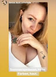 Denise duck alias emmi von berlin tag & nacht hat viele ihrer tattoos selbst gezeichnet und nun sogar selbst mit dem tätowieren angefangen. Denise Schwitalle Insta Story Germancelebnew