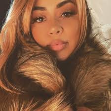 Diana Prado's Instagram, Twitter & Facebook