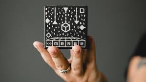 Learn about the human body, dig for dinosaurs, solve an augmented reality rubik's cube, and build a block world that you can hold and share! Merge Cube Makes Augmented Reality You Can Touch And Move Nextpit