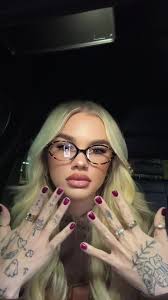 My Nails and My Kitty Blair