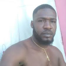 Gen moun mwen anvi tag men paj Facebook yo pa bon mezanmi siw vle jwen yon  ti kichoy sou Feyomanje fikse paj nou.