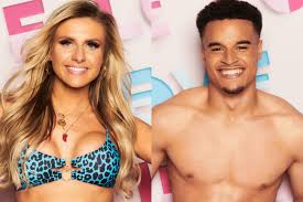 She is a marketing executive from bicester, england. First Look Chloe And Toby Share A Kiss On Tonight S Love Island Goss Ie