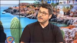 Αυτή τη φορά με αφορμή την ημέρα γενεθλίων του παππού του, λάμπρου κωνσταντάρα, του μεγάλου ηθοποιού του παλιού ελληνικού θεάτρου και κινηματογράφου. Lampros Kwnstantaras 8etikos Ston Korwnoio O Eggonos Toy Diashmoy H8o