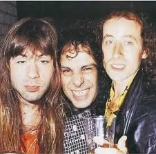 Artist thanks fans for support after show