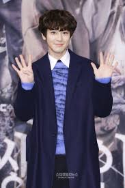 Ia adalah satu dari sembila orang yang terdampar . Exo S Chanyeol Dishes On His Experience Acting In Missing 9 Soompi