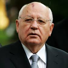 Michail gorbačov je vo všeobecnosti na západe uznávaný ako človek, ktorý sa pričinil o ukončenie studenej vojny. Mikhail Gorbachev Cold War Age Quotes Biography