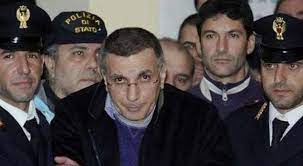 Recentemente, infatti, era stato operato di tumore. Zagaria Il Boss Dei Casalesi Scatenato In Carcere Cella Distrutta Minacce Agli Agenti
