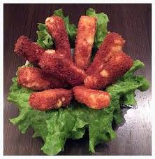 Des Batonnet De Fromage Emmental Pane Recette Fromage Emmental Batonnet De Fromage Idee Repas Vegetarien