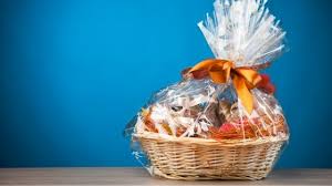 Fun gift packs for a new pup or furry family member. Making Gift Baskets In Canada How To Pick A Theme Localika Com Blogging Site For Technology Marketing Health Fashion And So On