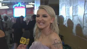 Julia roberts made her first fashion week appearance in 15 years at riccardo tisci's givenchy show, and only extra special correspondent adam glassman. Julia Michaels Just Won Her First Award Ever I M Still In Shock Exclusive Entertainment Tonight